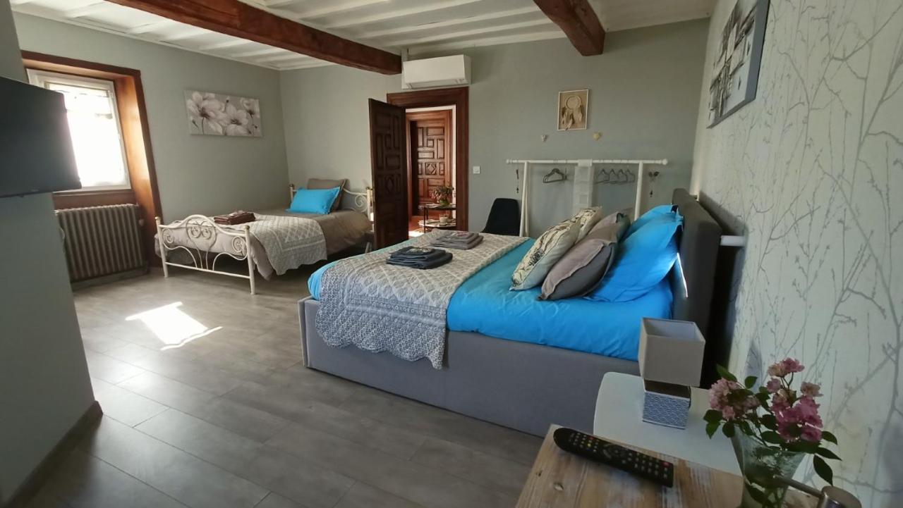 Chambres D'Hotes La Dame Fines Puybegon Ngoại thất bức ảnh