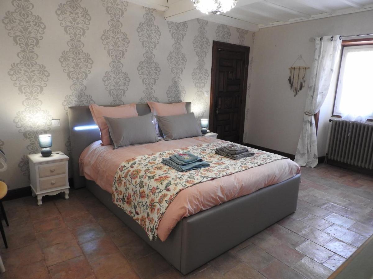 Chambres D'Hotes La Dame Fines Puybegon Ngoại thất bức ảnh
